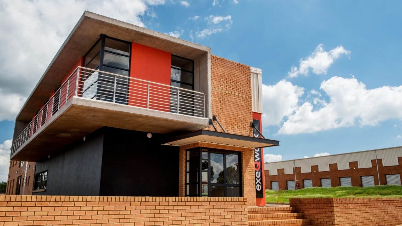 Office space & storage space to rent in Pretoria East exeQspace